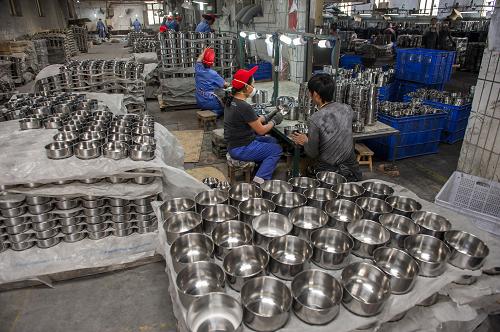 重庆:以产业带动就业 稳步推进城镇化进程